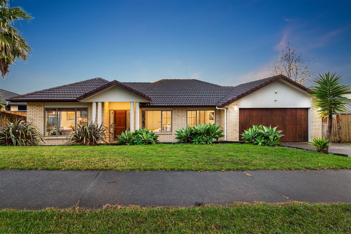 29 Sapperton Drive, Henderson, Auckland - Carousel 1