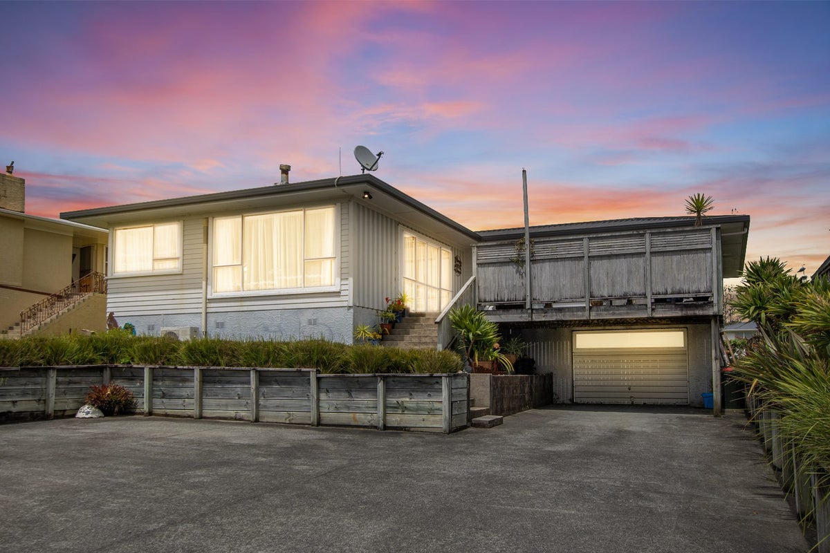 71 Crawford Crescent, Kamo, Whangarei - Carousel 1