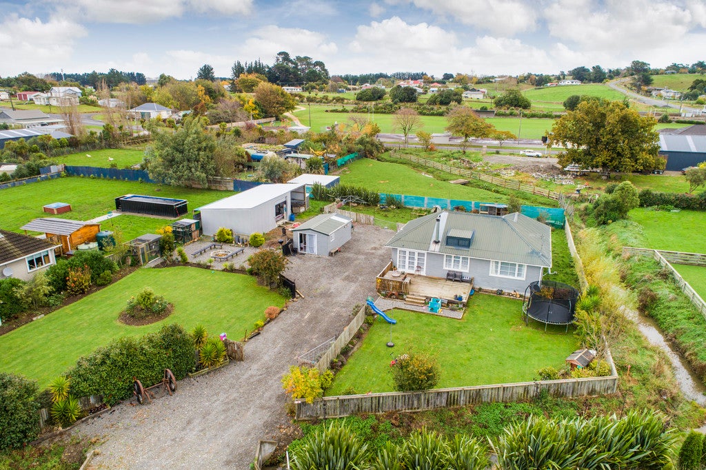 10 Ingham Street, Halcombe, Feilding - Carousel 1