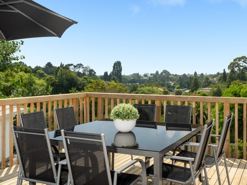 25 Sharyn Place, Brookfield, Tauranga - Carousel 1