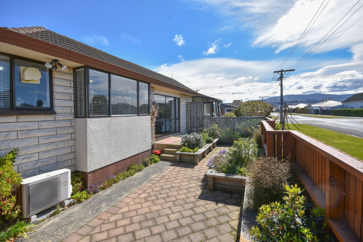 13B Jackson Street, Saint Kilda, Dunedin - Carousel 2