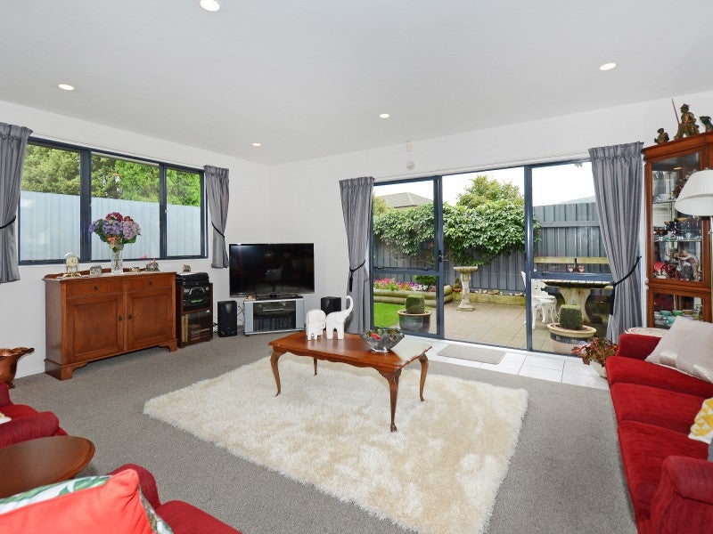 35A SHERIDAN CRES, TRENTHAM, UPPER HUTT - Carousel 2