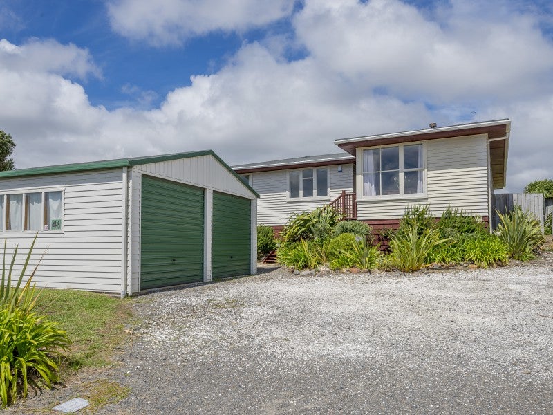 46 Rutherford Drive, Waikanae Beach, Waikanae - Carousel 1