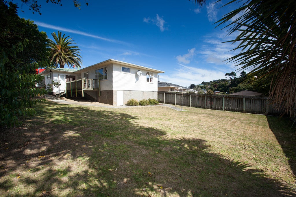 189 Newlands Road, Newlands, Wellington - Carousel 1