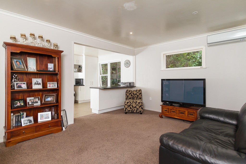 9 Holborn Drive, Stokes Valley, Lower Hutt - Carousel 2