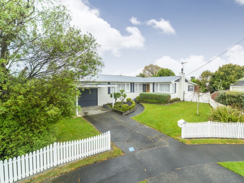 22 Nairn Crescent, Awapuni, Palmerston North - Carousel 1