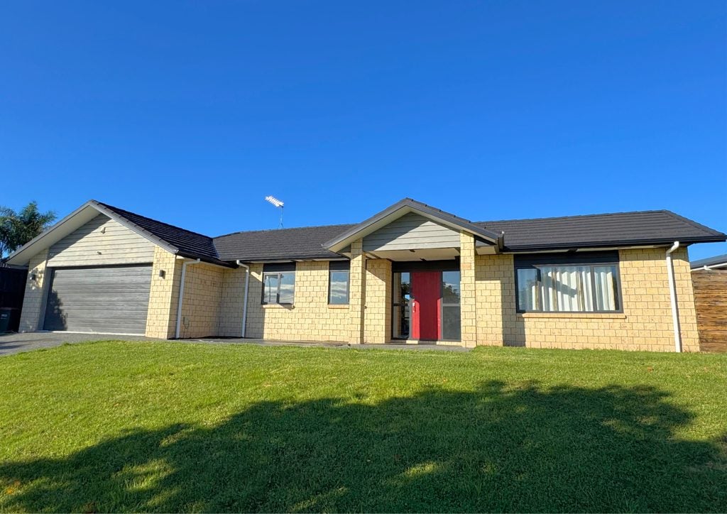 34 Te Huia Drive, Flagstaff, Hamilton - Carousel 1