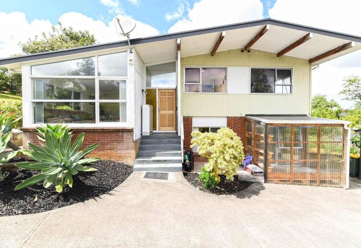 7 Darcy Place, Massey, Auckland - Carousel 1