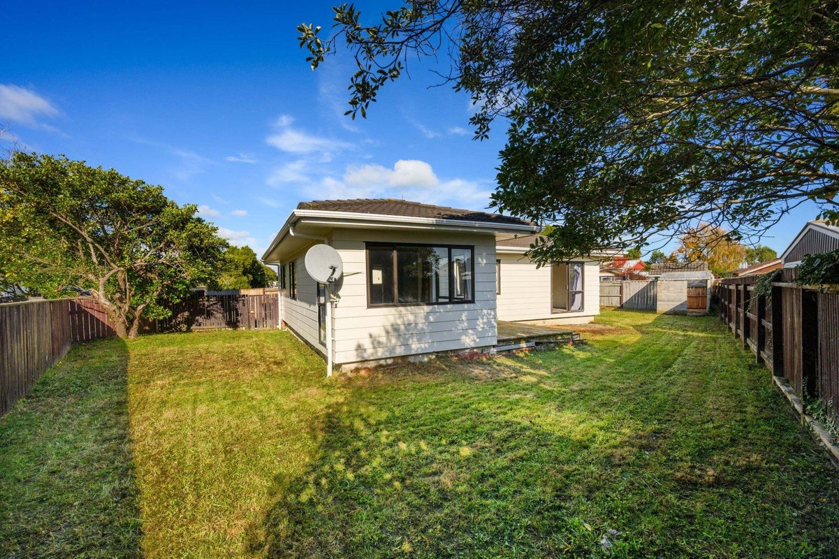 67 Geraldine Crescent, Cloverlea, Palmerston North - Carousel 1