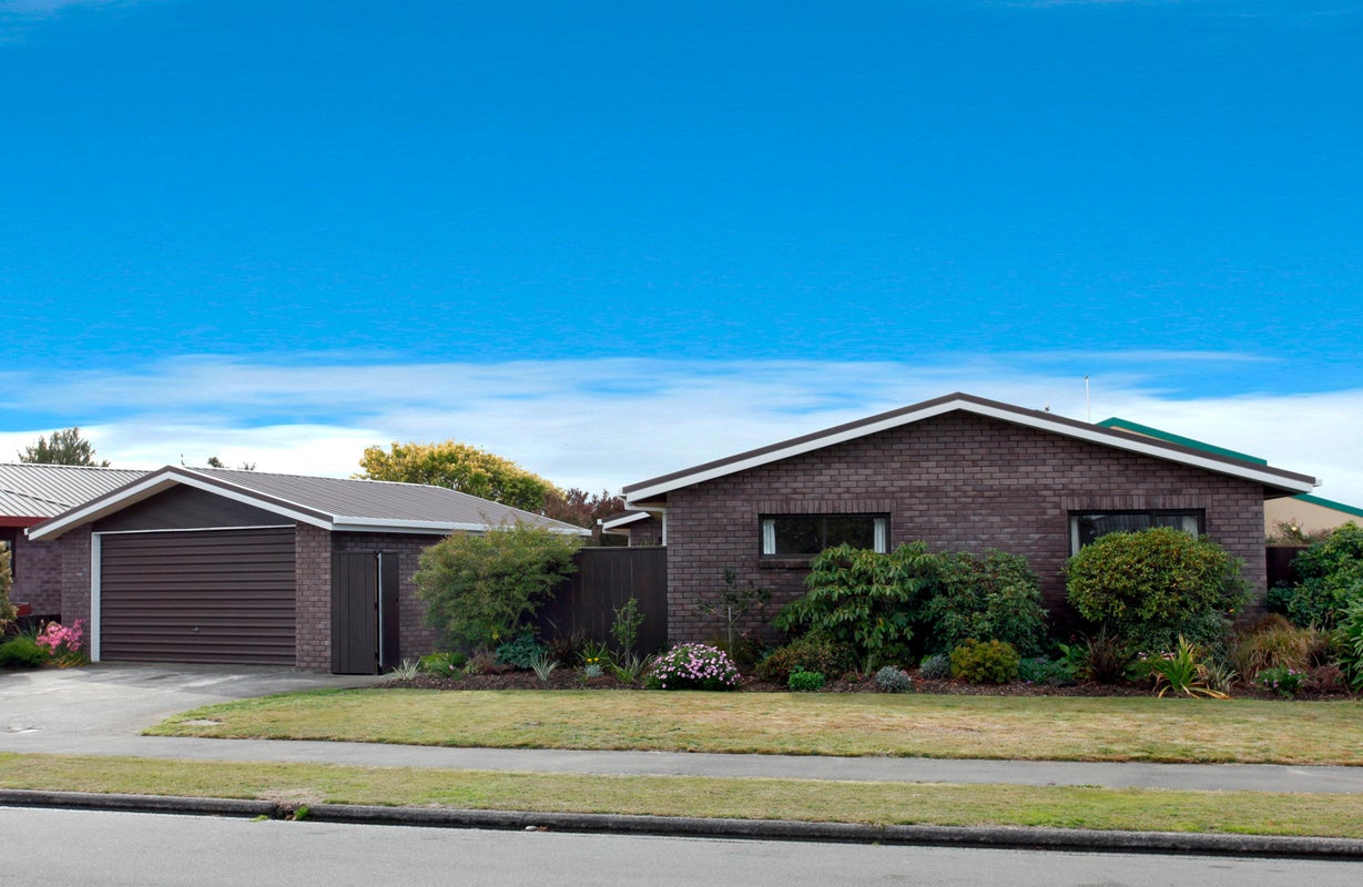 4 Pinaster Place, Parklands, Christchurch - Carousel 1