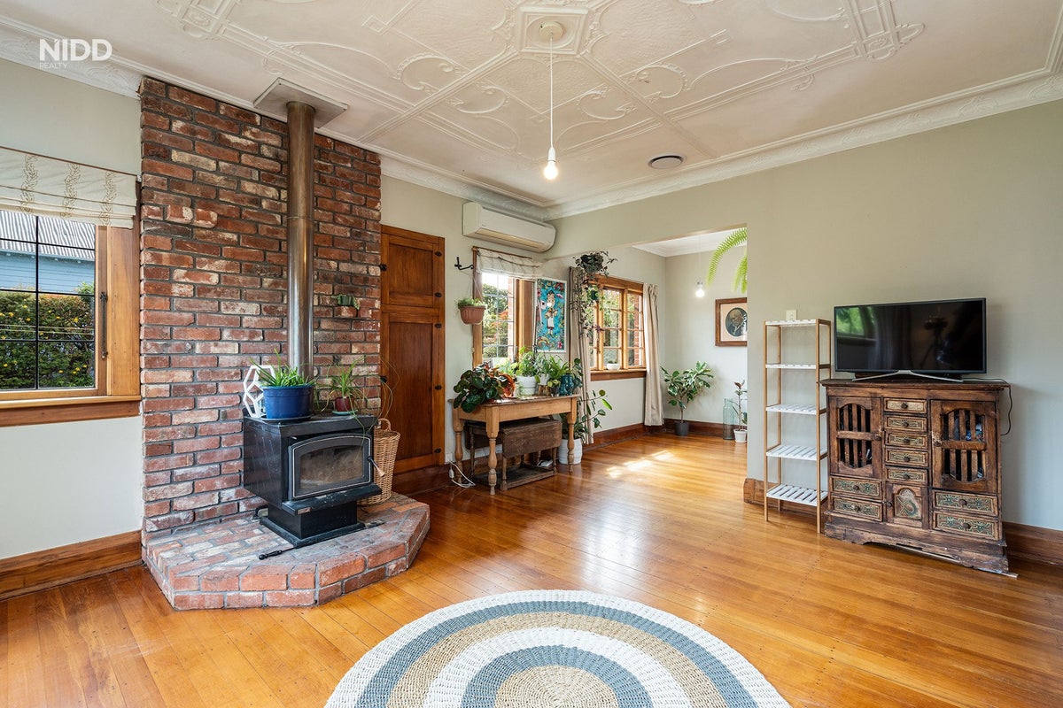 43 Glenpark Avenue, Mornington, Dunedin - Carousel 1