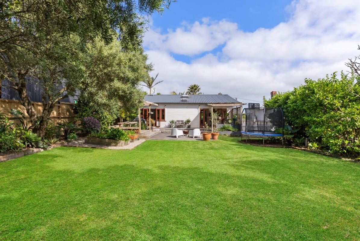 20 Henry Street, Avondale, Auckland - Carousel 2