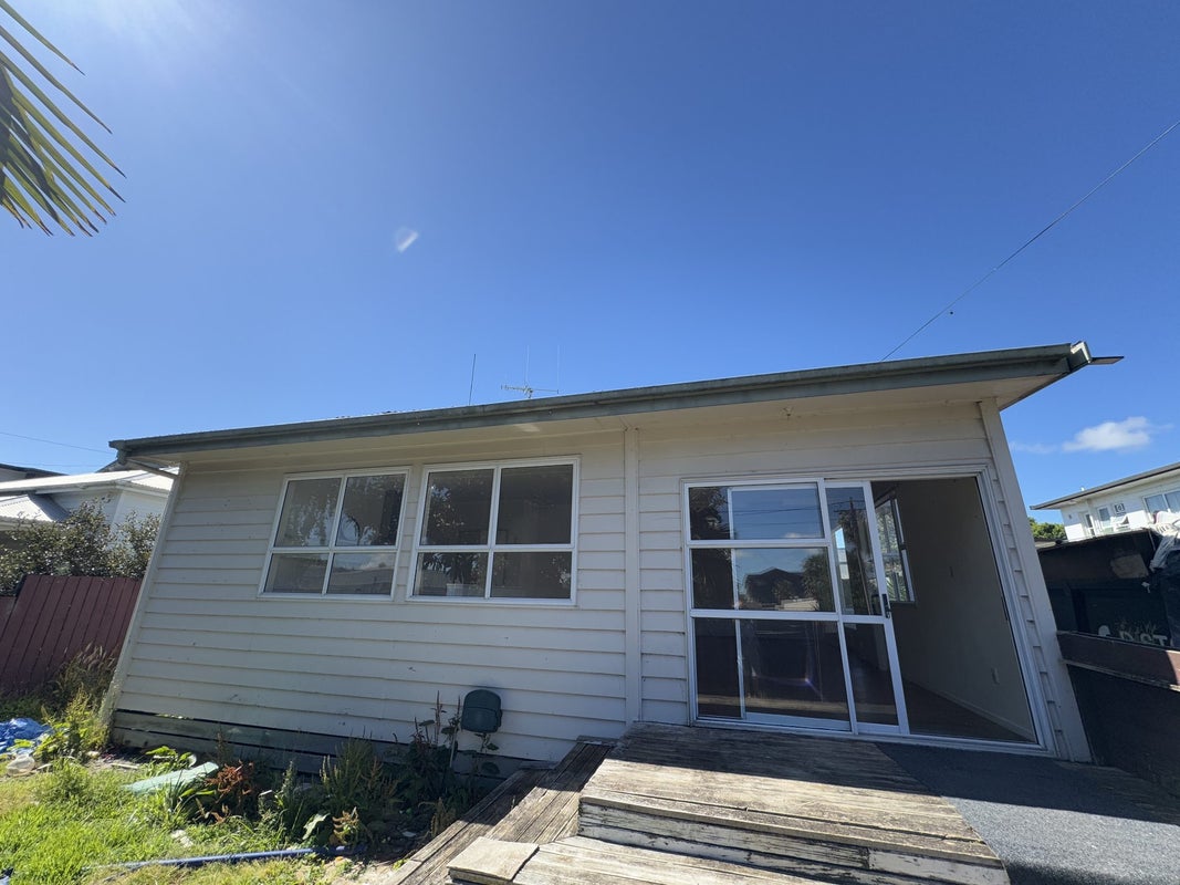4 Coates Street, Hamilton East, Hamilton - Carousel 2
