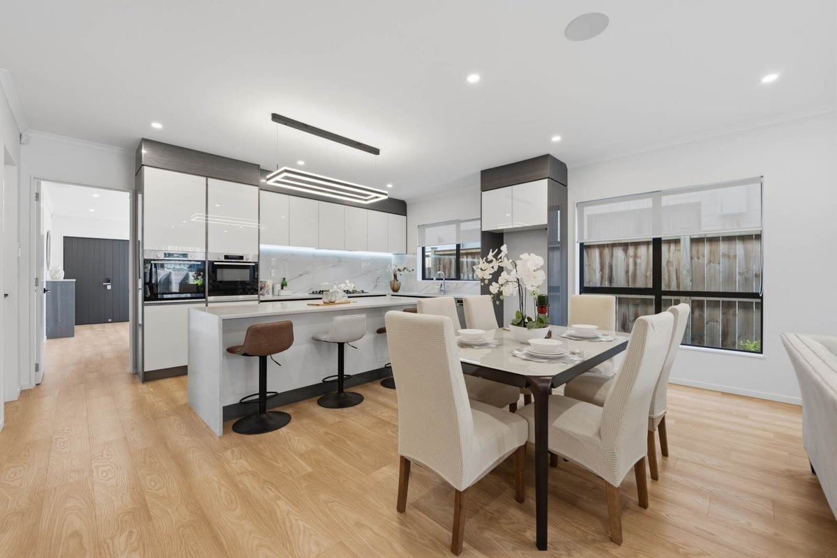 16 Hermes Road, Flat Bush, Auckland - Carousel 1