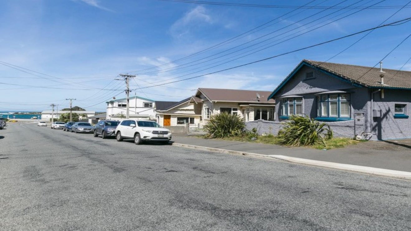 34 Brighton Street, Island Bay, Wellington - Carousel 1