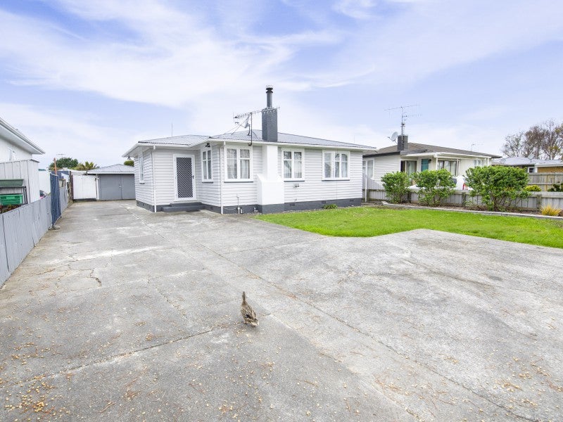 16 Geddis Avenue, Maraenui, Napier - Carousel 1