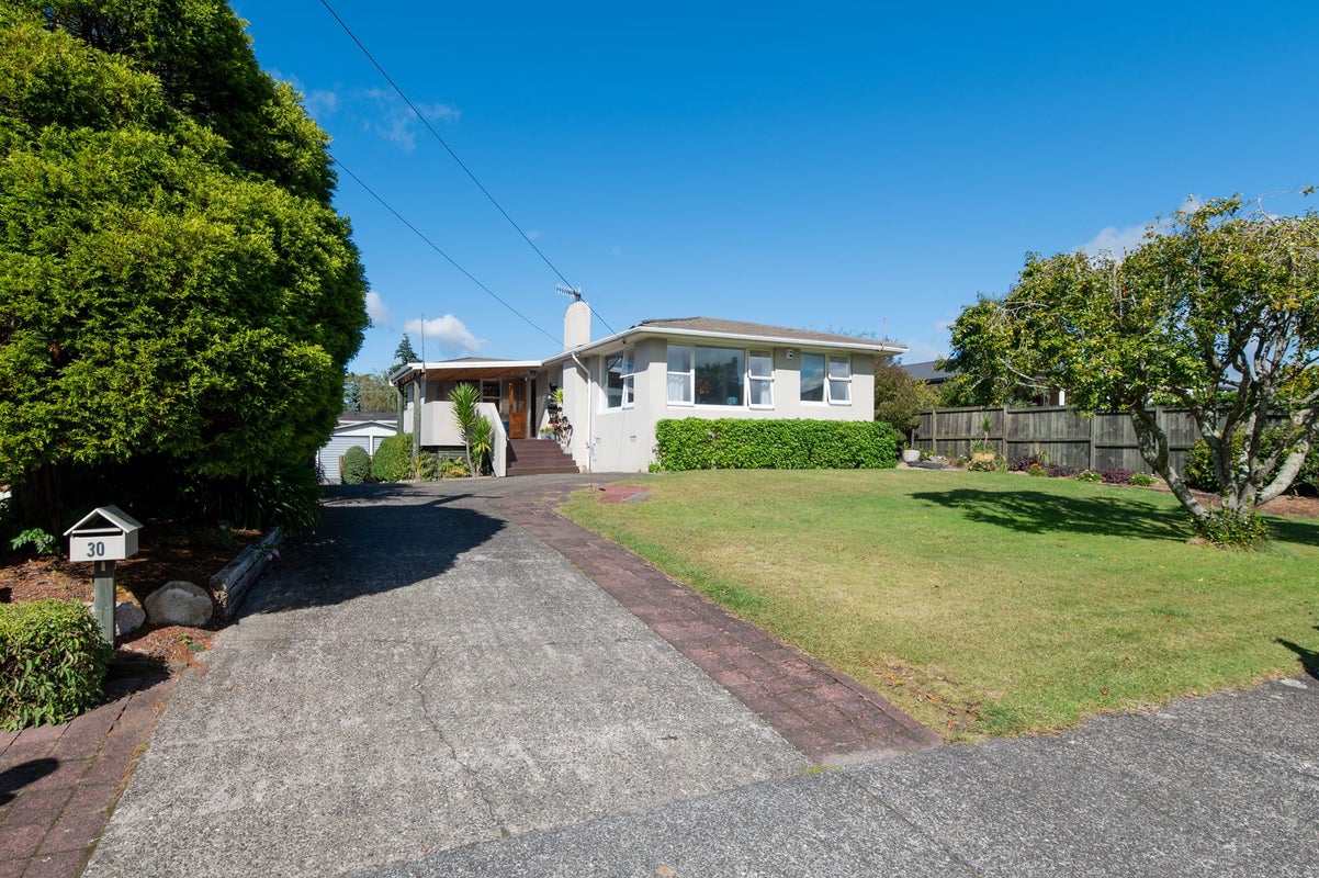 30 Carlton Street, Glenholme, Rotorua - Carousel 2