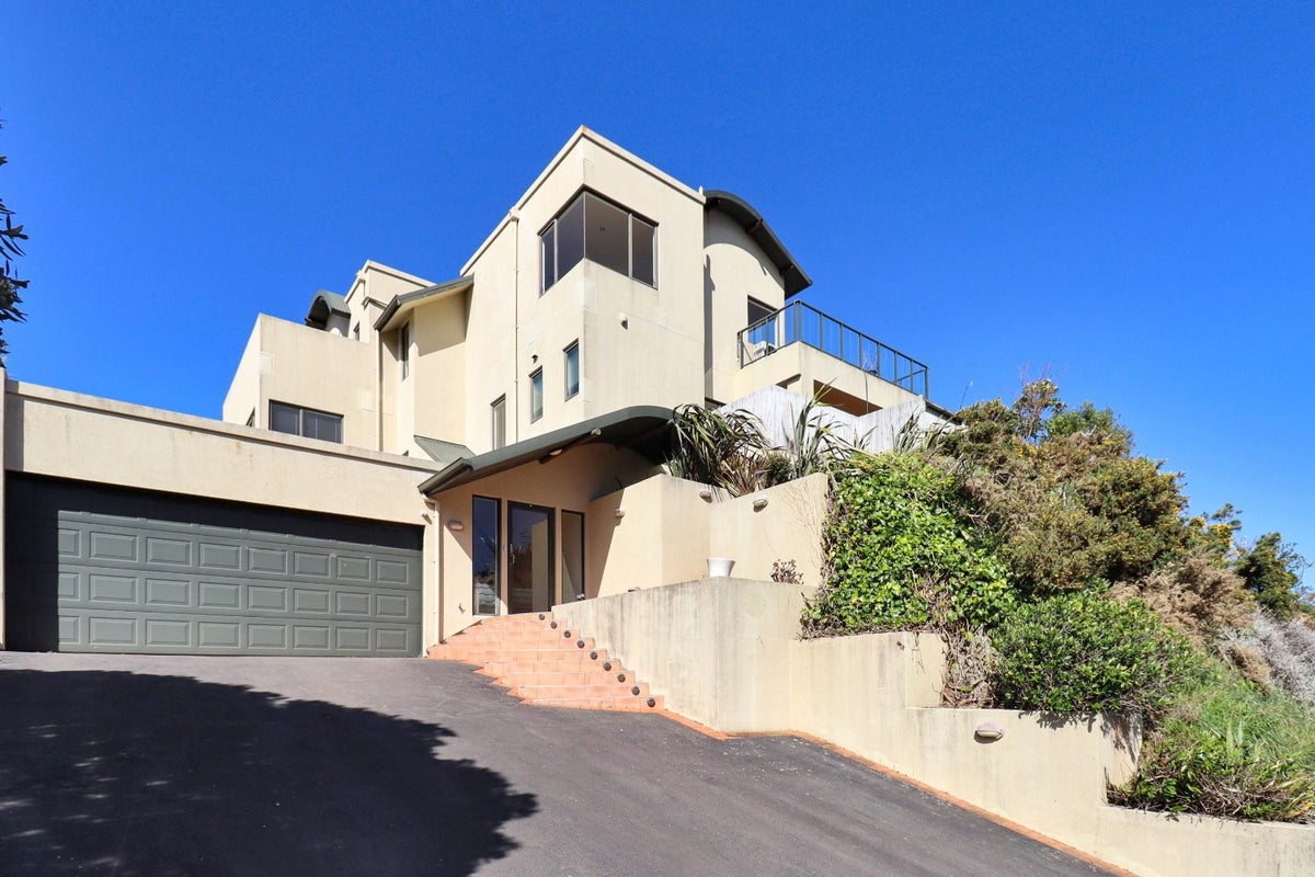 122 Viewmont Drive, Harbour View, Lower Hutt - Carousel 2