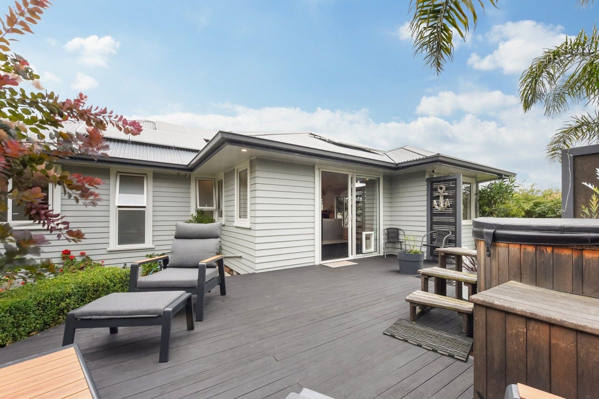 1/118 Parkers Road, Tahunanui, Nelson - Carousel 1