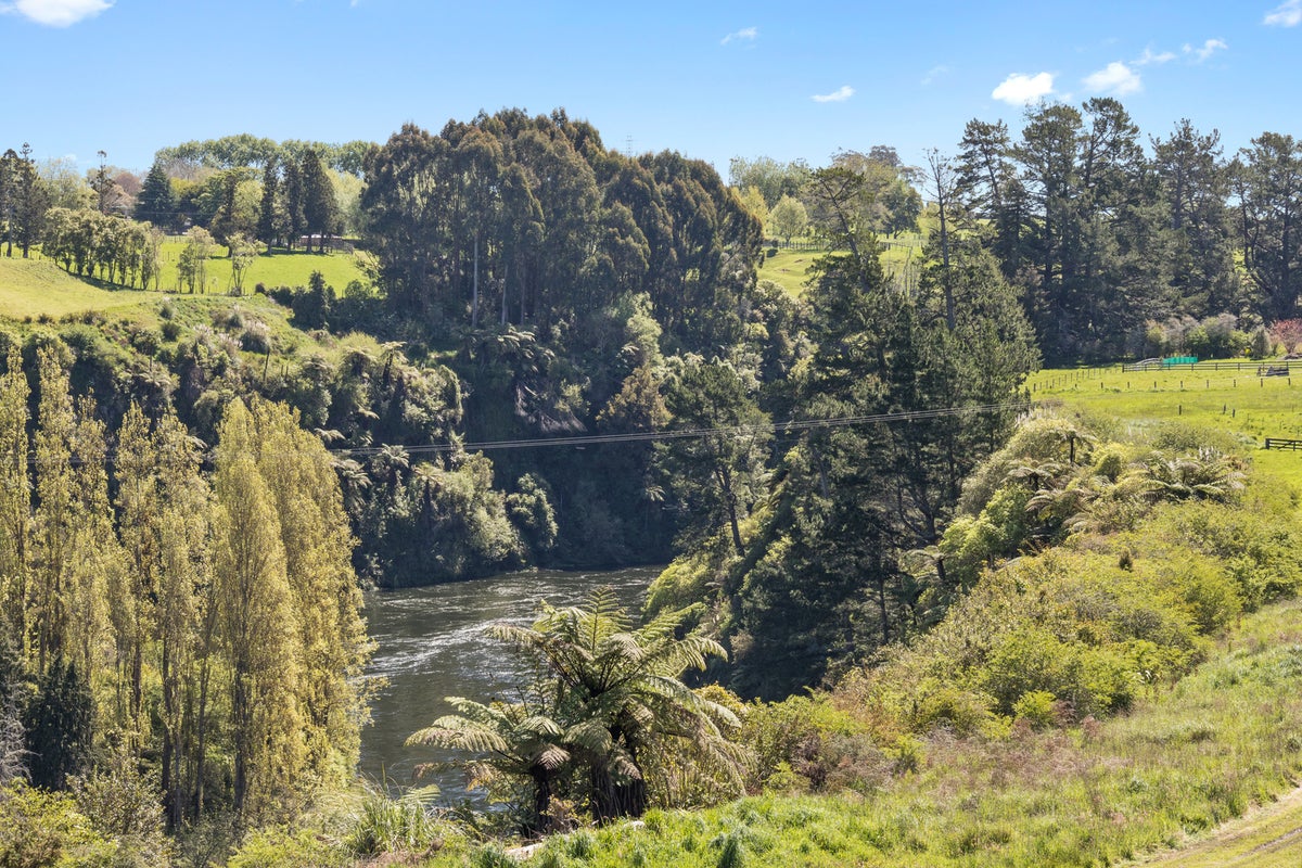 60 Ariki Street, Karapiro, Cambridge - Carousel 2