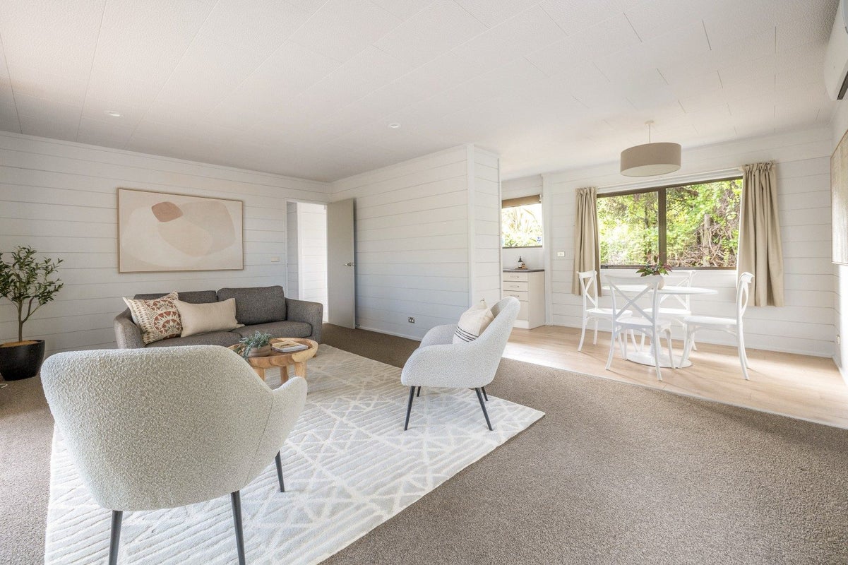 17 View Road, Ostend, Waiheke Island - Carousel 2