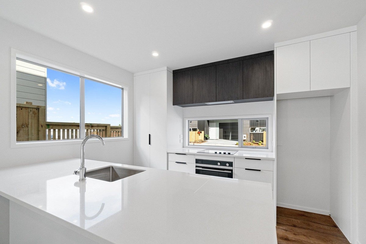 5 Selkirk Lane, Hamilton Lake, Hamilton - Carousel 2