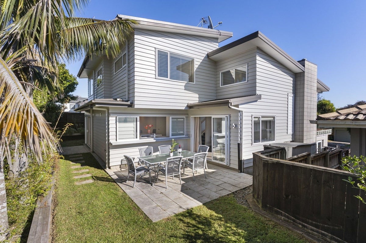1 Cosy Place, Howick, Auckland - Carousel 2