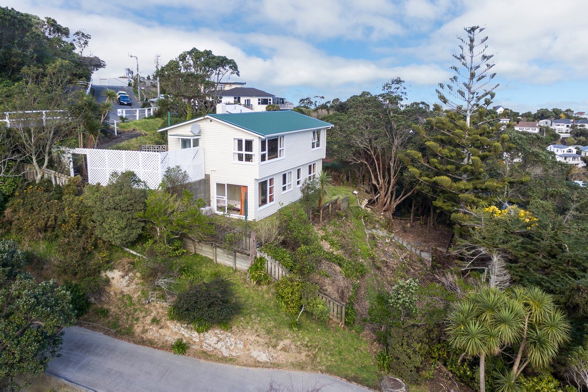 56 Madras Street, Khandallah, Wellington - Carousel 2