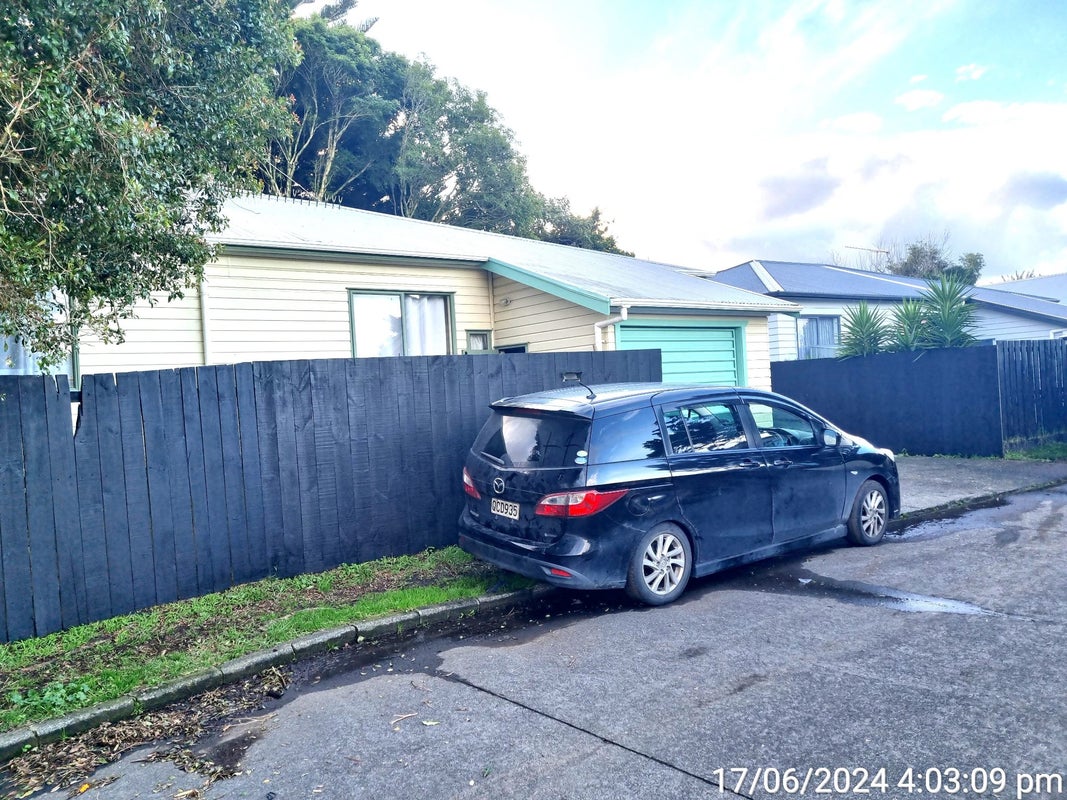 4/8 Eulogy Place, Randwick Park, Auckland - Carousel 2