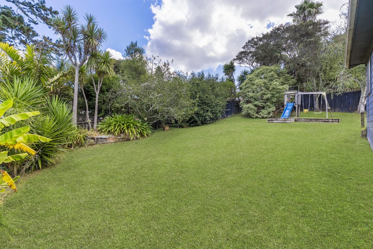 11 Woodhams Street, Beach Haven, Auckland - Carousel 2