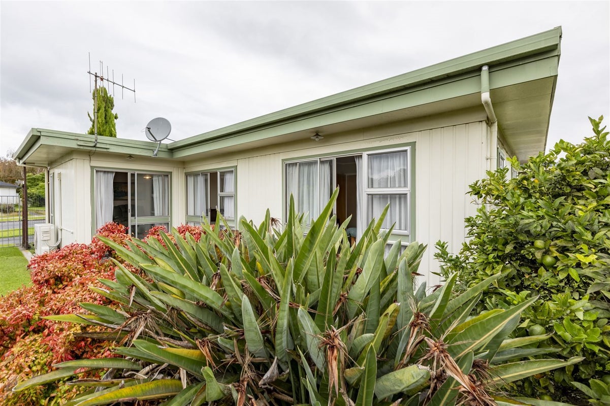 10 Sutherland Street, Tamatea, Napier - Carousel 1