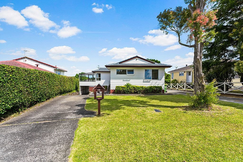 15 Cherry Tree Place, Massey, Auckland - Carousel 1