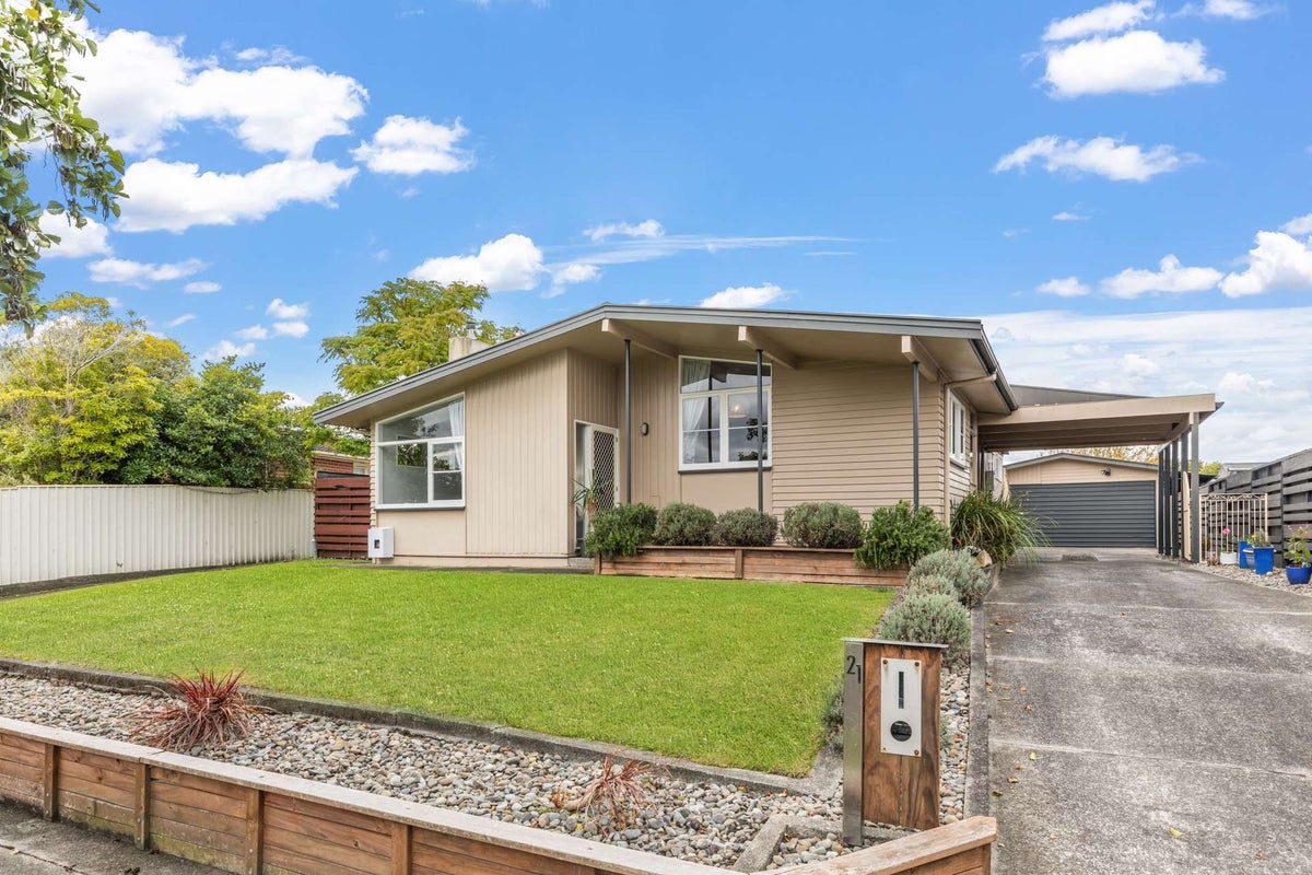 21 Langley Avenue, Milson, Palmerston North - Carousel 1