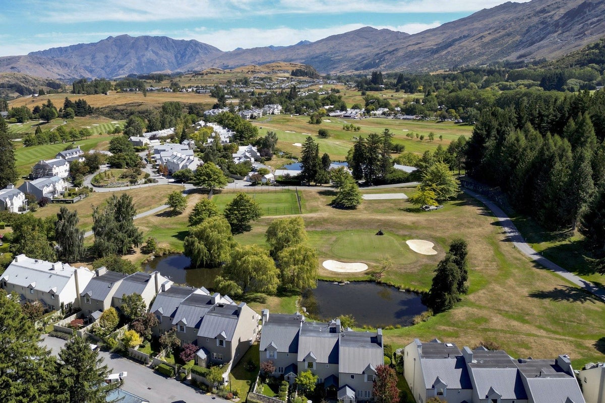 10 Fox's Rush, Arrowtown, Arrowtown - Carousel 24