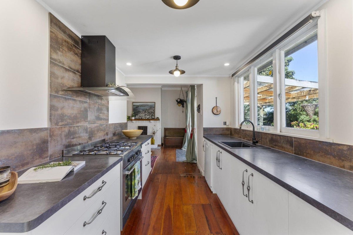 29 Waitote Street, Castlecliff, Whanganui - Carousel 2