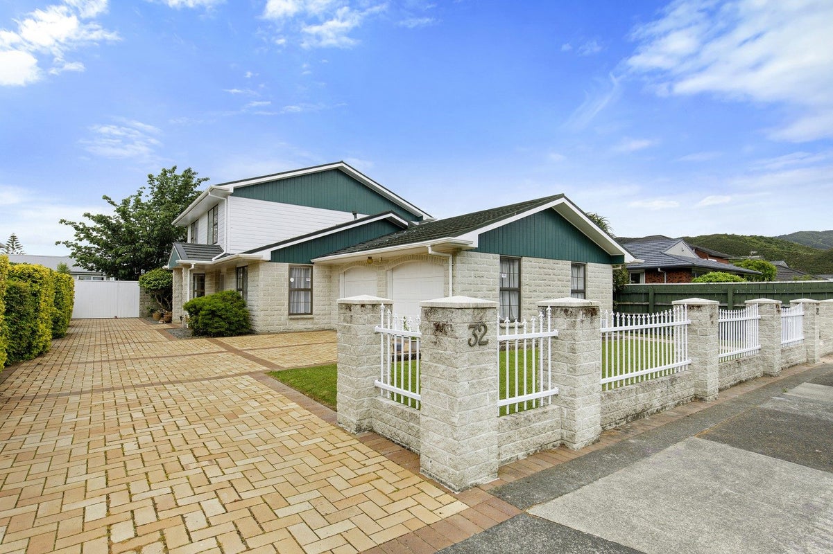 32 De Menech Grove, Avalon, Lower Hutt - Carousel 1