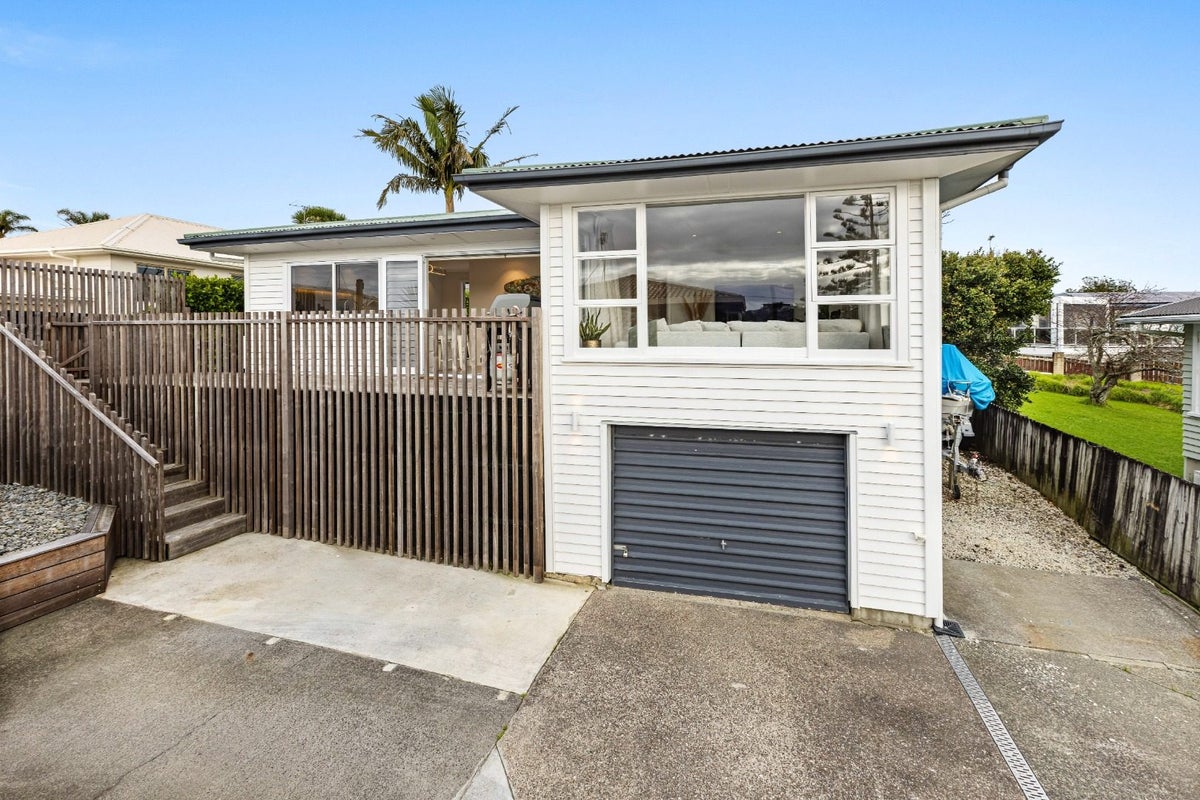 2/28 Bay Street, Red Beach, Whangaparaoa - Carousel 1