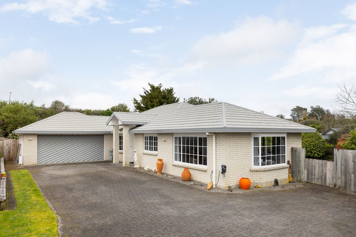 38 Cherrywood Street, Pukete, Hamilton - Carousel 2