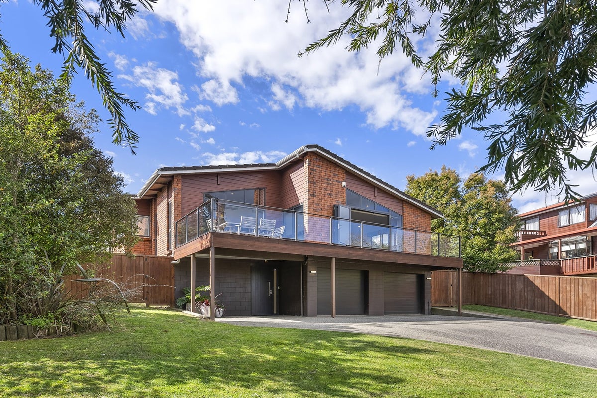 9 Crown Hill Close, Forrest Hill, Auckland - Carousel 2