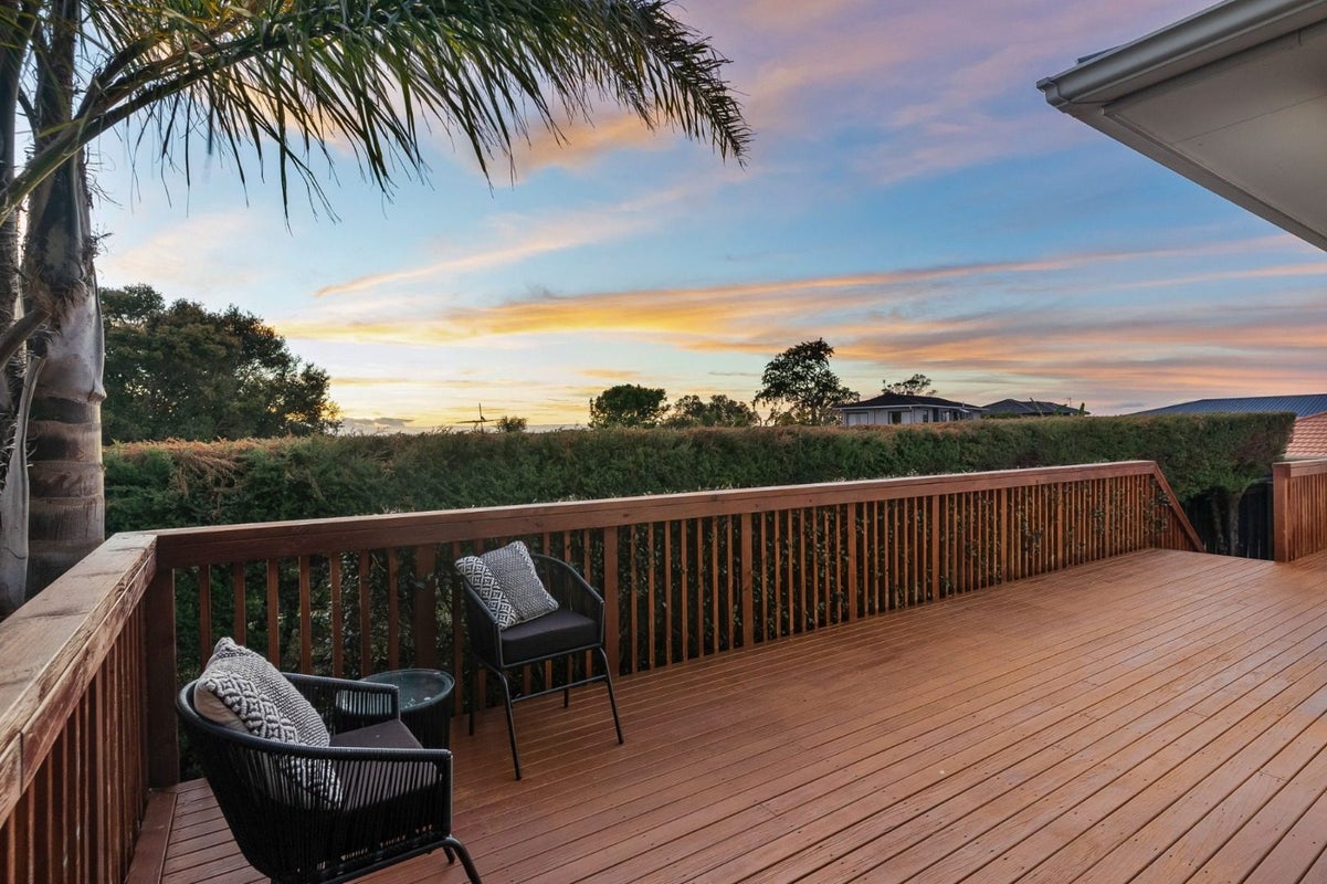 3 Sispara Place, Beach Haven, Auckland - Carousel 2
