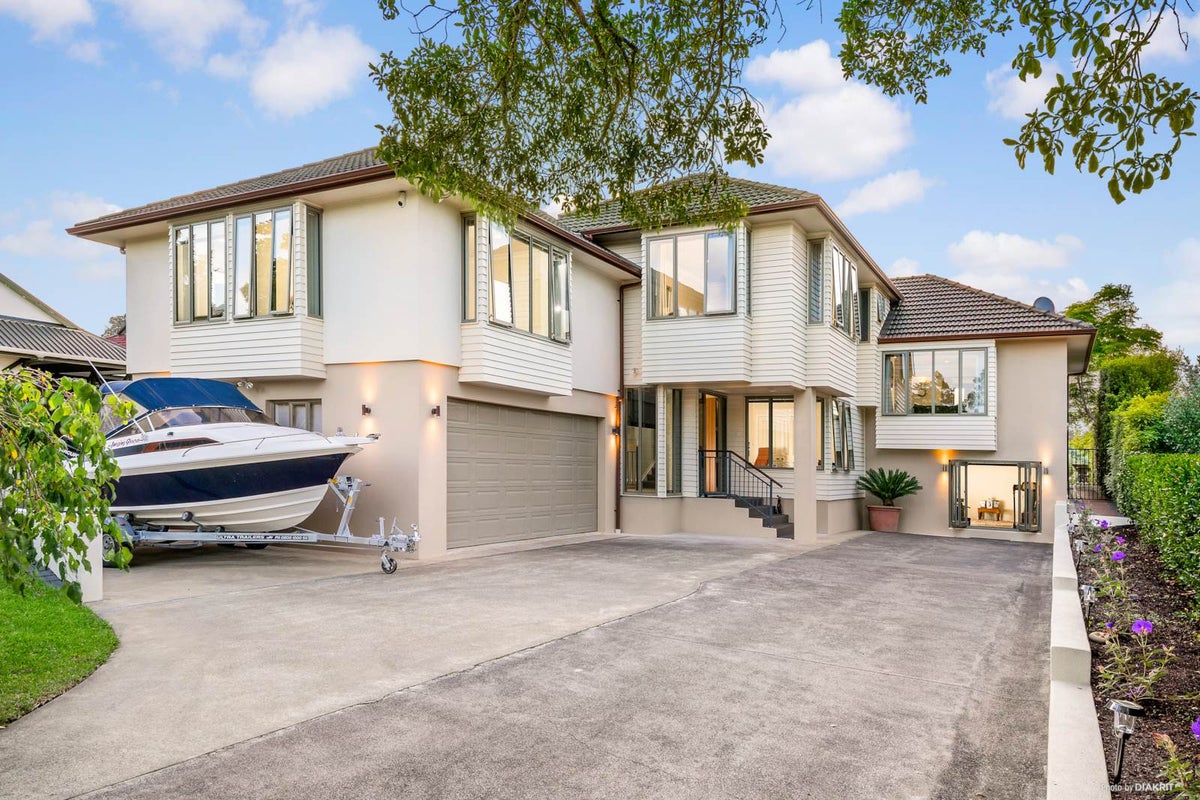 15 Masefield Street, Cockle Bay, Auckland - Carousel 2