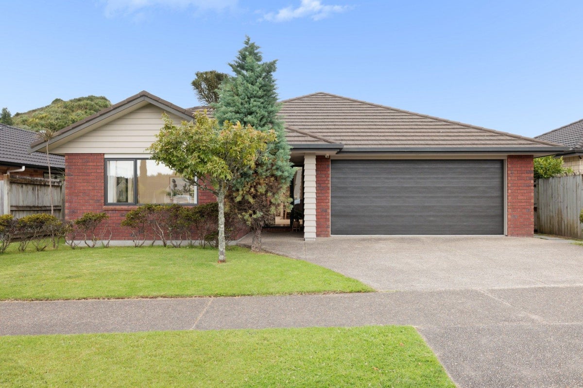 25 Landing Drive, Pyes Pa, Tauranga - Carousel 2