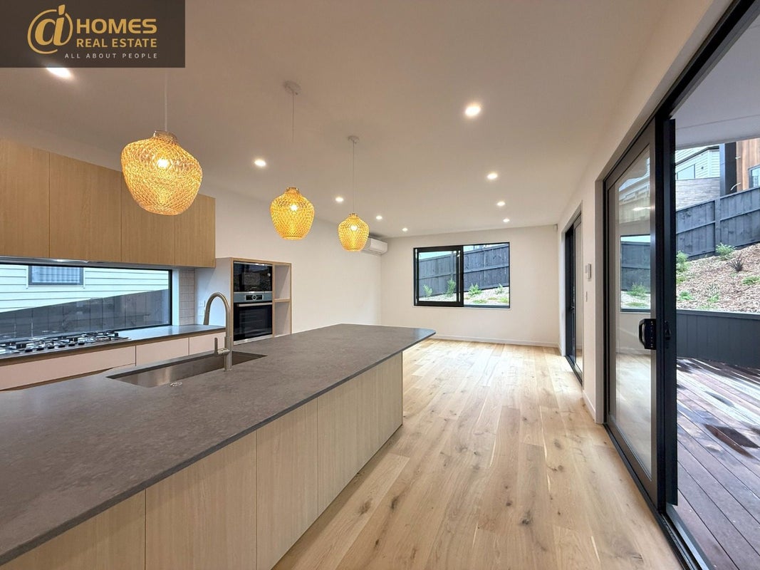 15 Tupa Street, Long Bay, Auckland - Carousel 1