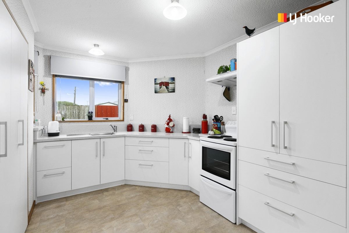 24B Marlow Street, Saint Kilda, Dunedin - Carousel 2