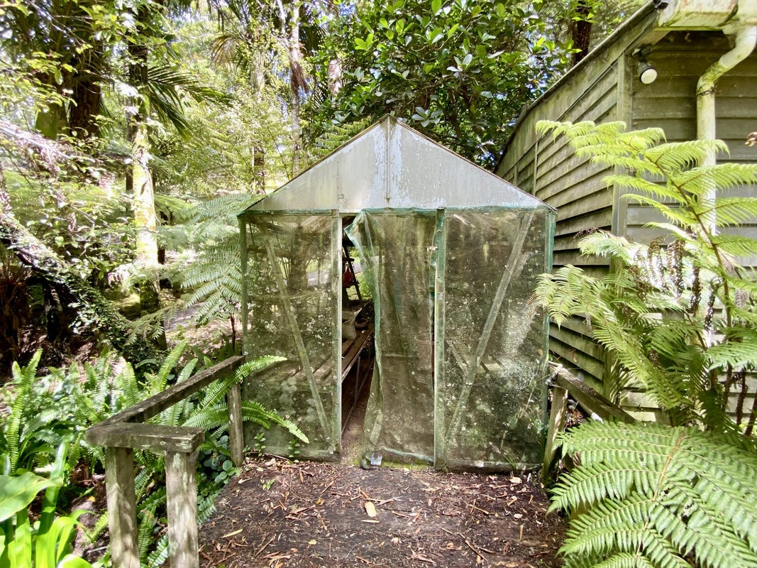 20 Manuka Road, Titirangi, Auckland - Carousel 29