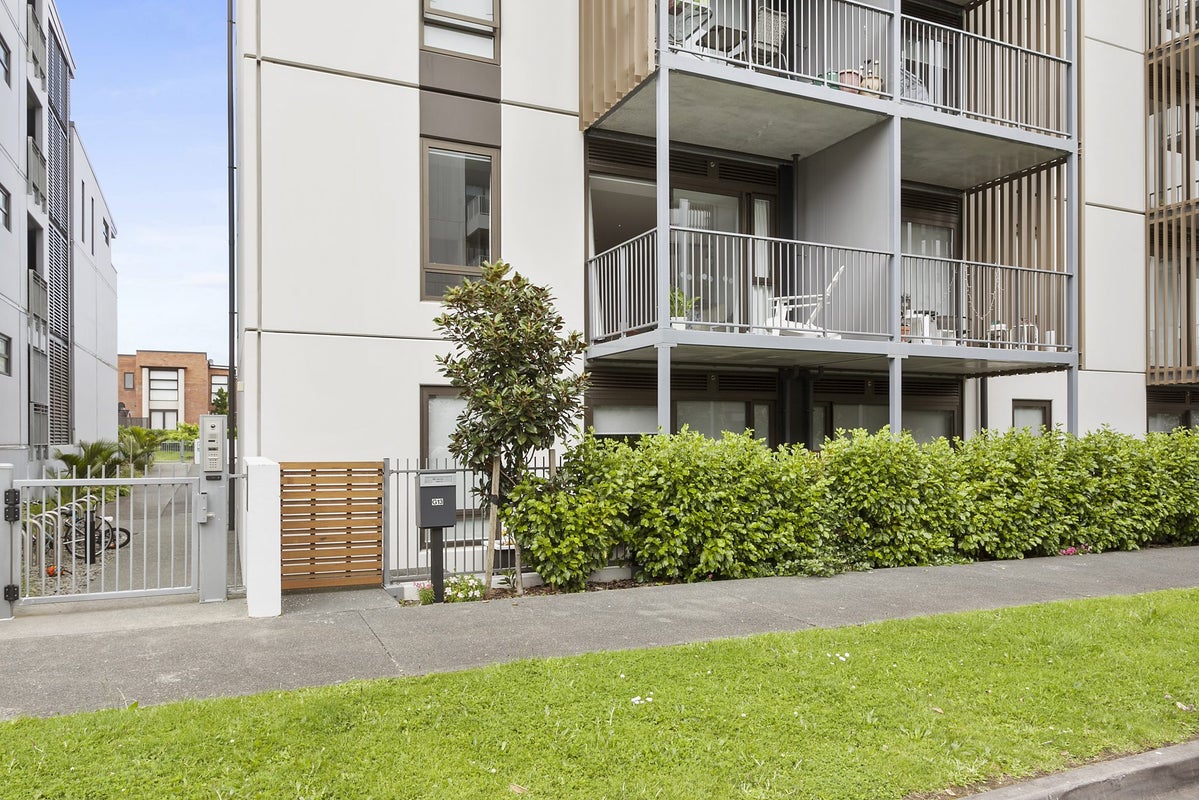 4 Bluegrey Avenue, Stonefields, Auckland - Carousel 1