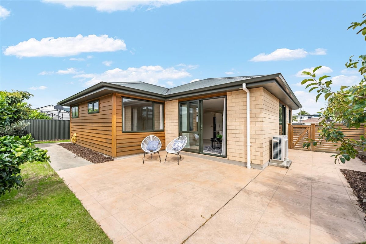 78A GIBBONS ST, Ebdentown, UPPER HUTT - Carousel 2