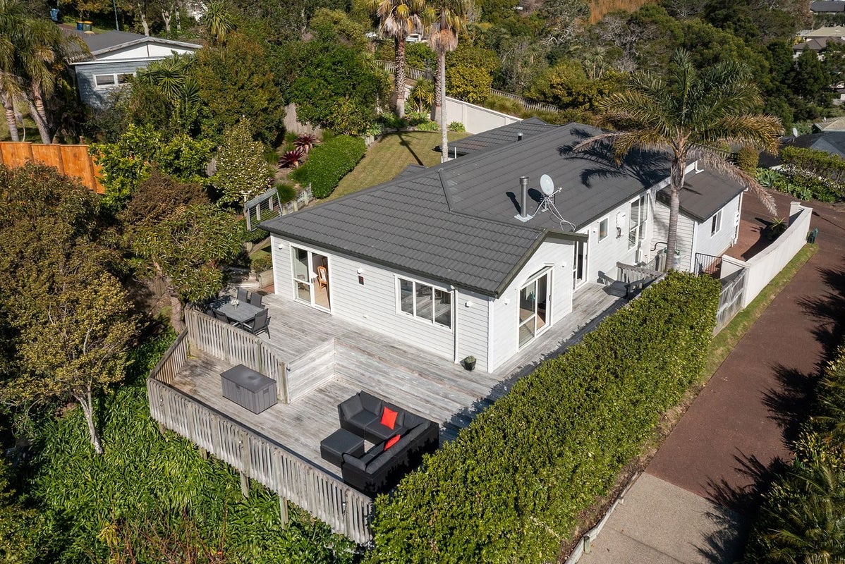 7 Bushglen Court, Browns Bay, Auckland - Carousel 2