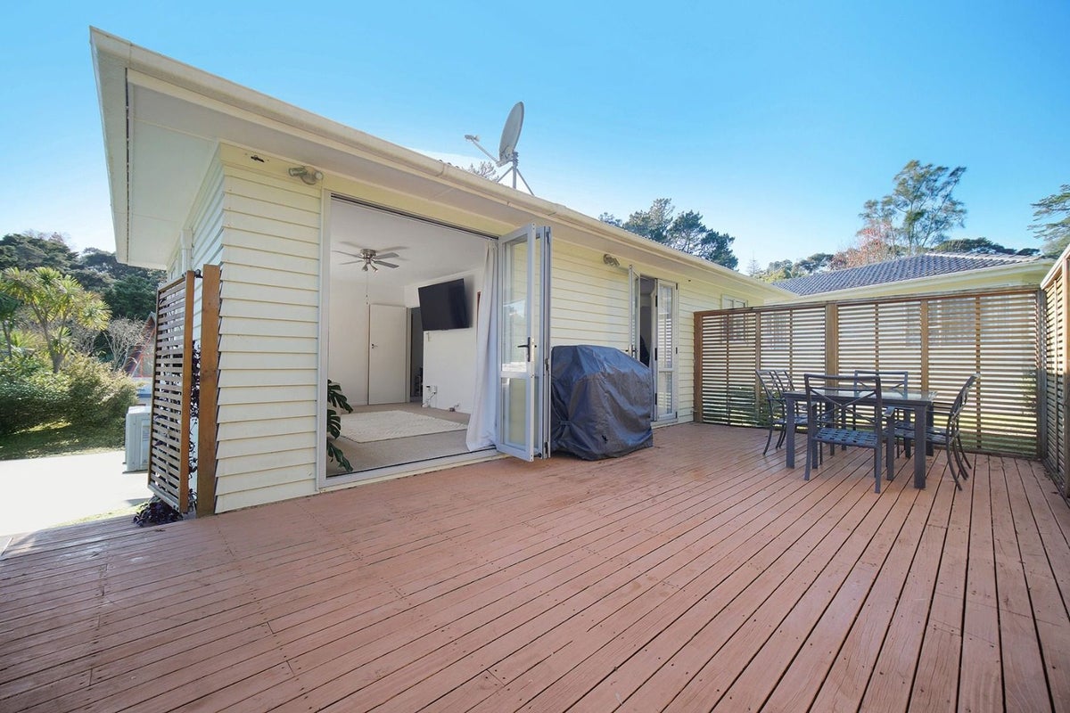 46 Castleton Street, Birkdale, Auckland - Carousel 2