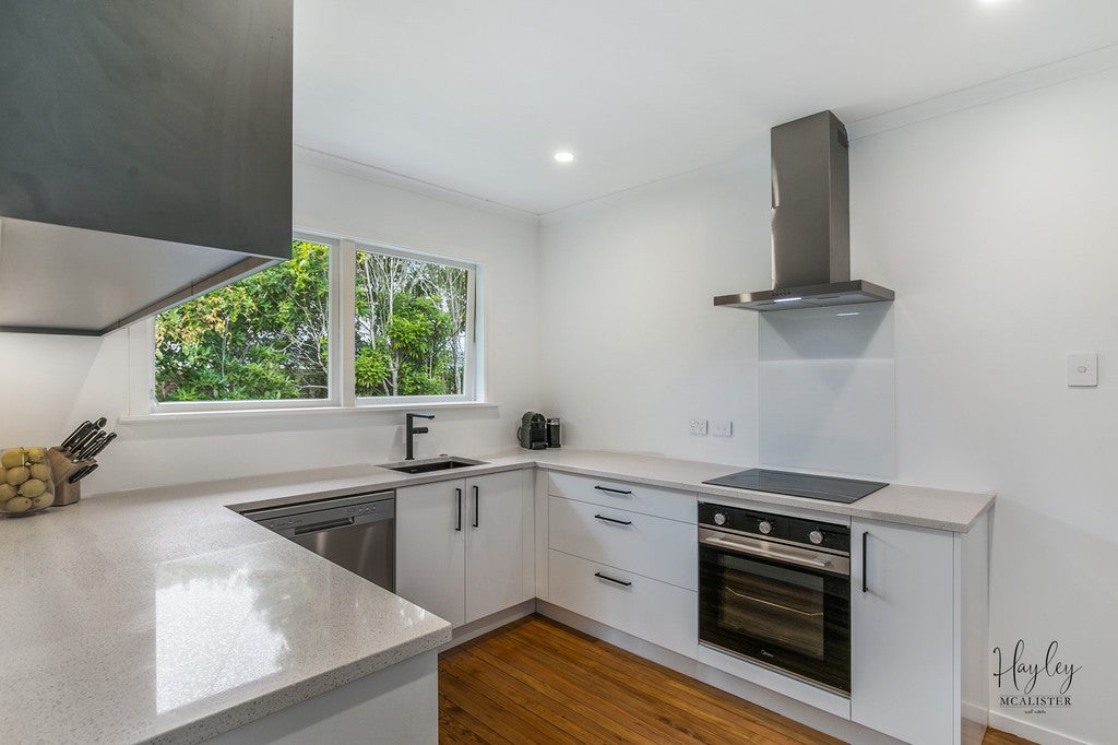4 Patricia Place, Hillpark, Auckland - Carousel 2